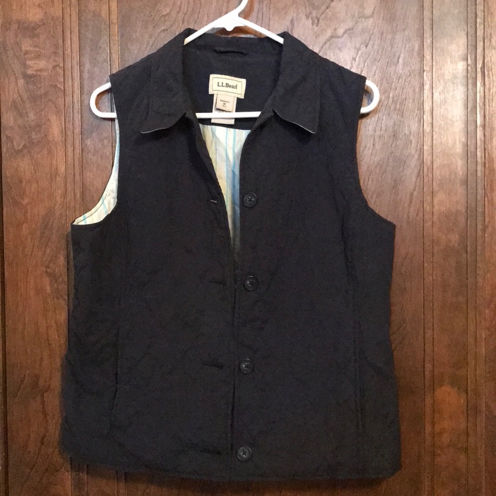 LL Bean women’s M lightweight quilted vest